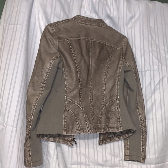 Leather jacket - Picture 4 of 4